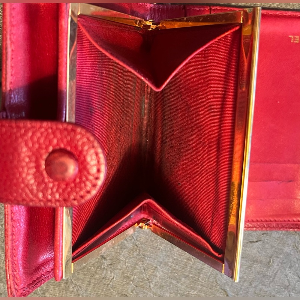 Vintage CHANEL Leather Wallet, Red - Picture 4 of 8